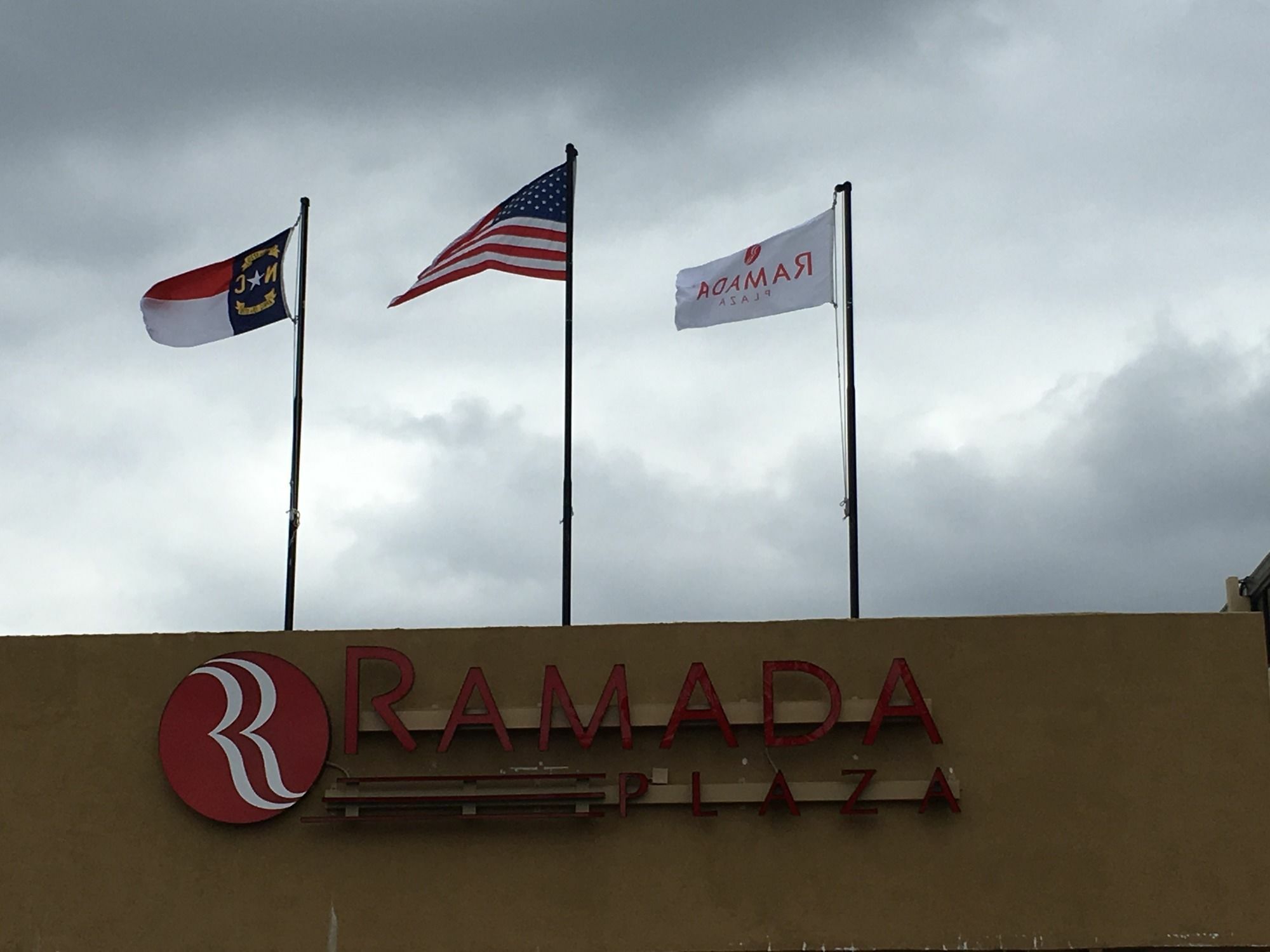 Ramada Plaza By Wyndham Charlotte South End Airport Hotel Buitenkant foto